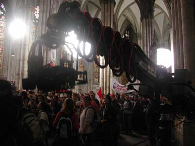 HMI-Lichtballons im Kölner Dom