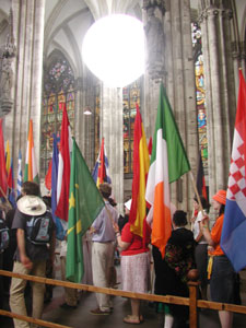 ballonbeleuchtung im kölner dom, ballonbeleuchtung für die WDR-Produktion zum weltjugendtag 2005